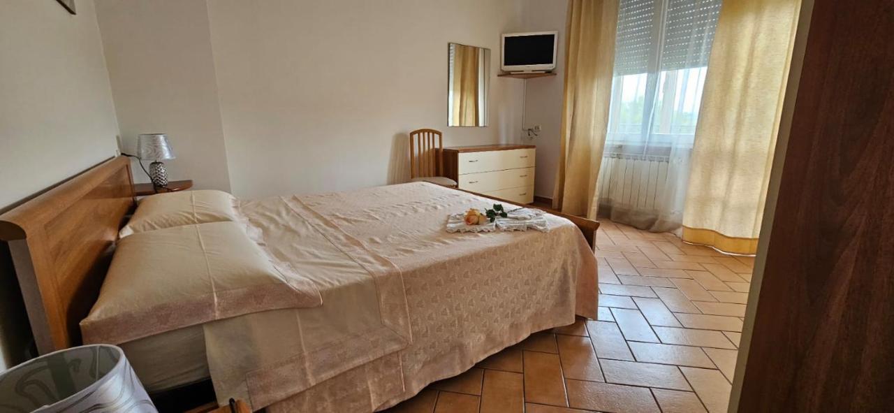 Delizioso Appartamento Collinare Limigiano Kültér fotó