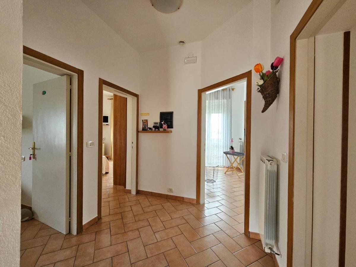 Delizioso Appartamento Collinare Limigiano Kültér fotó